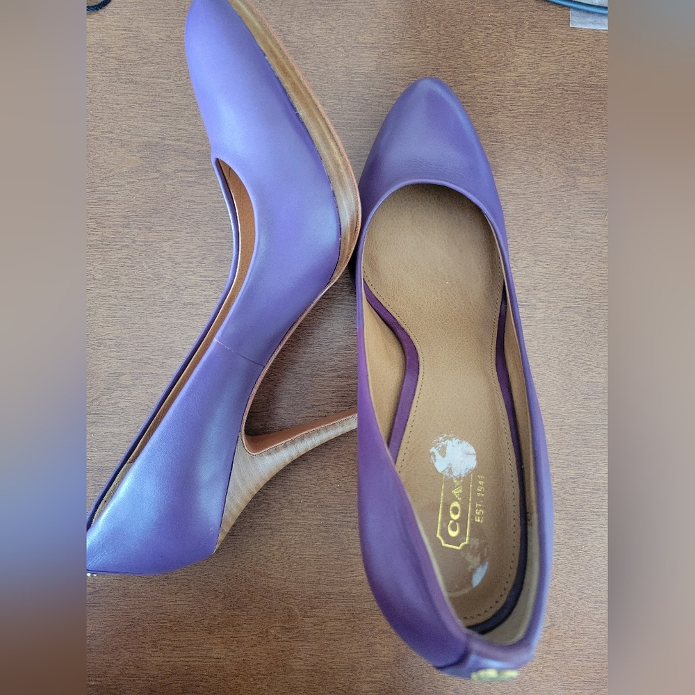 Coach Women's Purple/Violet Leather High Heel Pumps-New And Never Worn - Picture 3 of 8